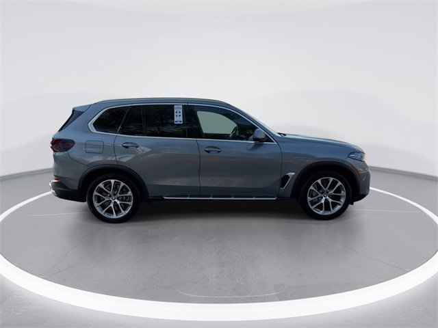 Used 2025 BMW X5 xDrive50e image 9