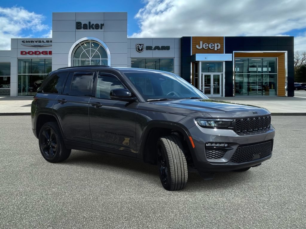 Used 2025 Jeep Grand Cherokee Limited w/ Black Appearance Package AWD/4WD image 1