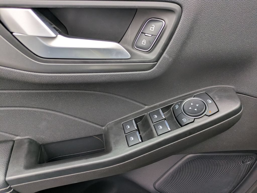 New 2024 Ford Escape SE FWD image 22