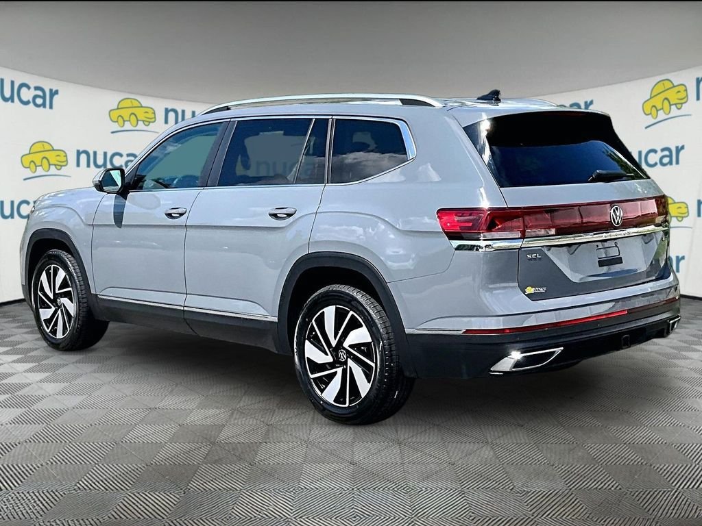Used 2025 Volkswagen Atlas SEL AWD/4WD image 4