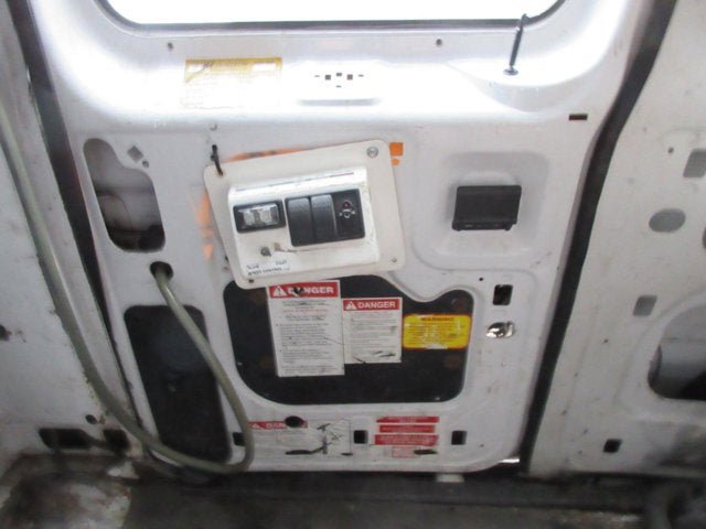 Used 2007 Ford E-350 and Econoline 350 Super Duty RWD image 12