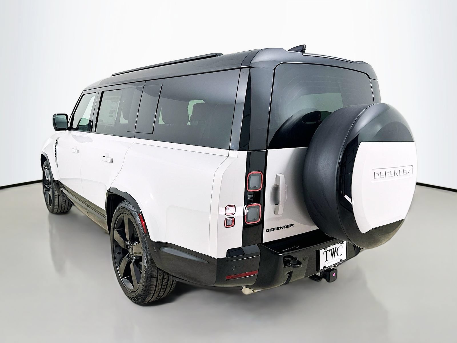 New 2026 Land Rover Defender 130 X-Dynamic SE AWD/4WD image 7
