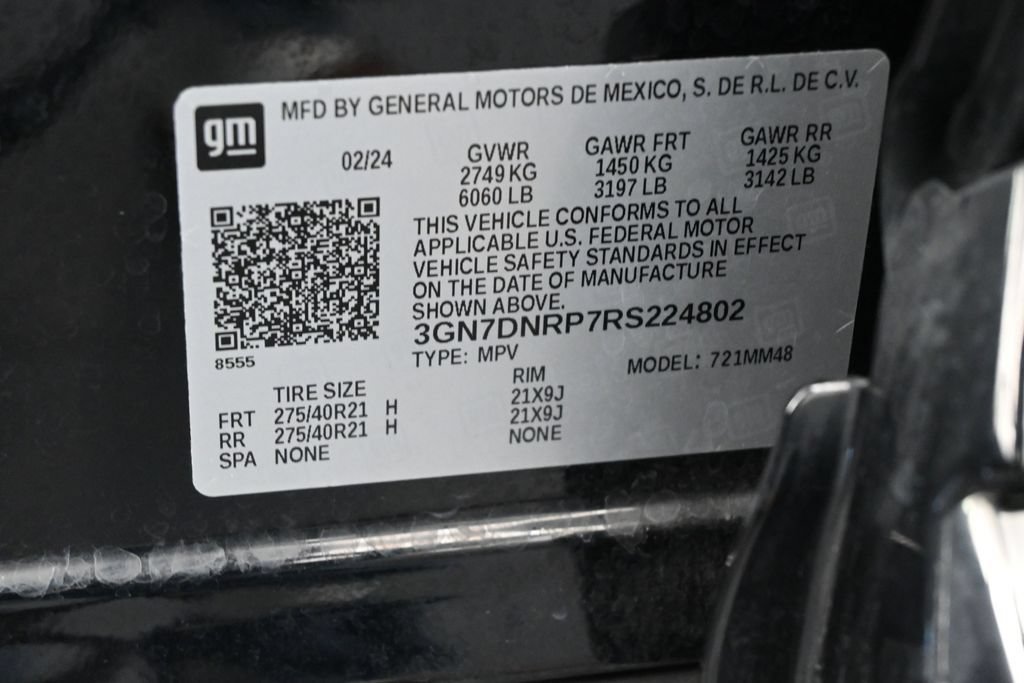 Used 2024 Chevrolet Equinox EV RS FWD image 17