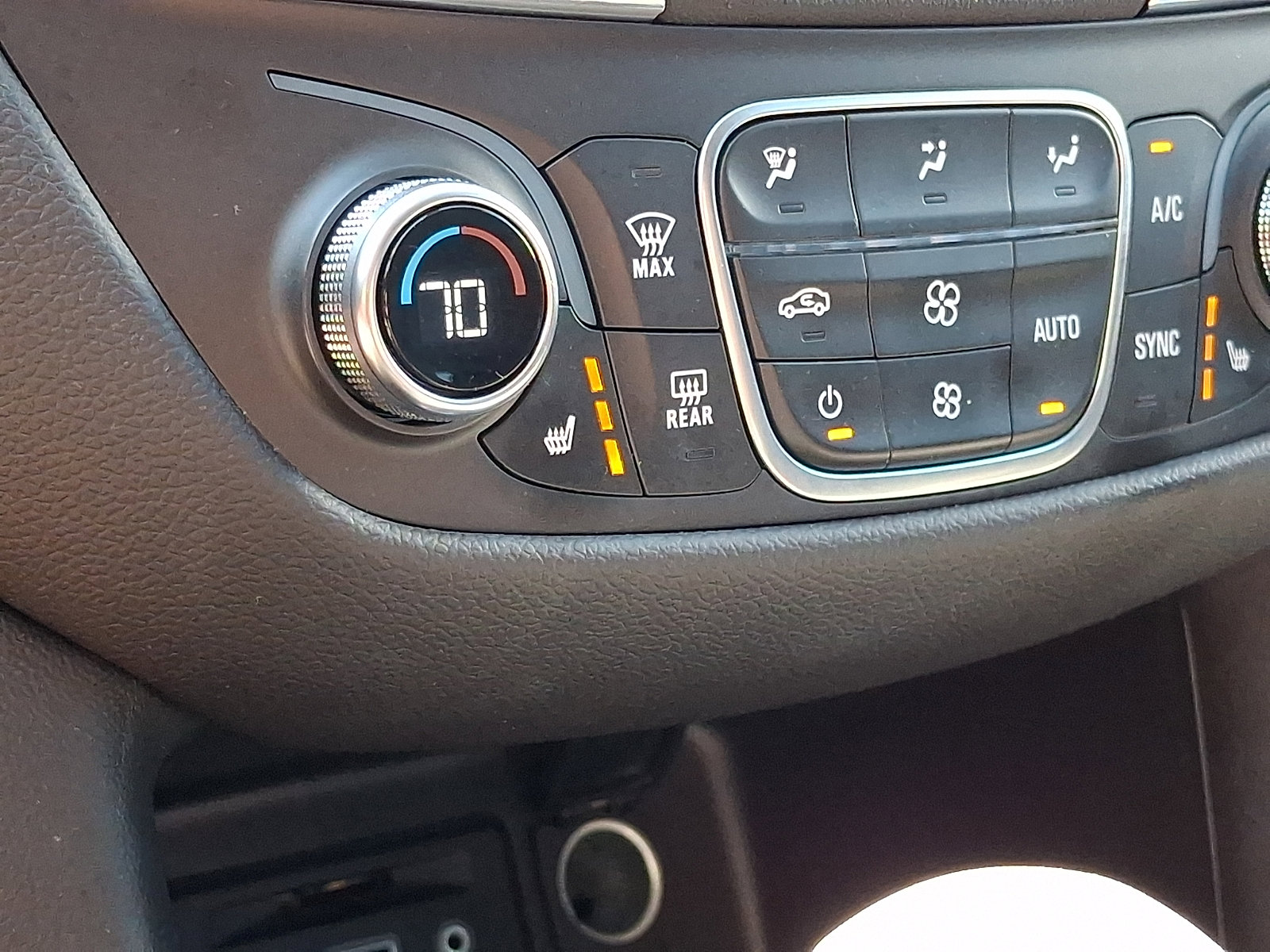 Used 2023 Chevrolet Equinox LT AWD/4WD image 26