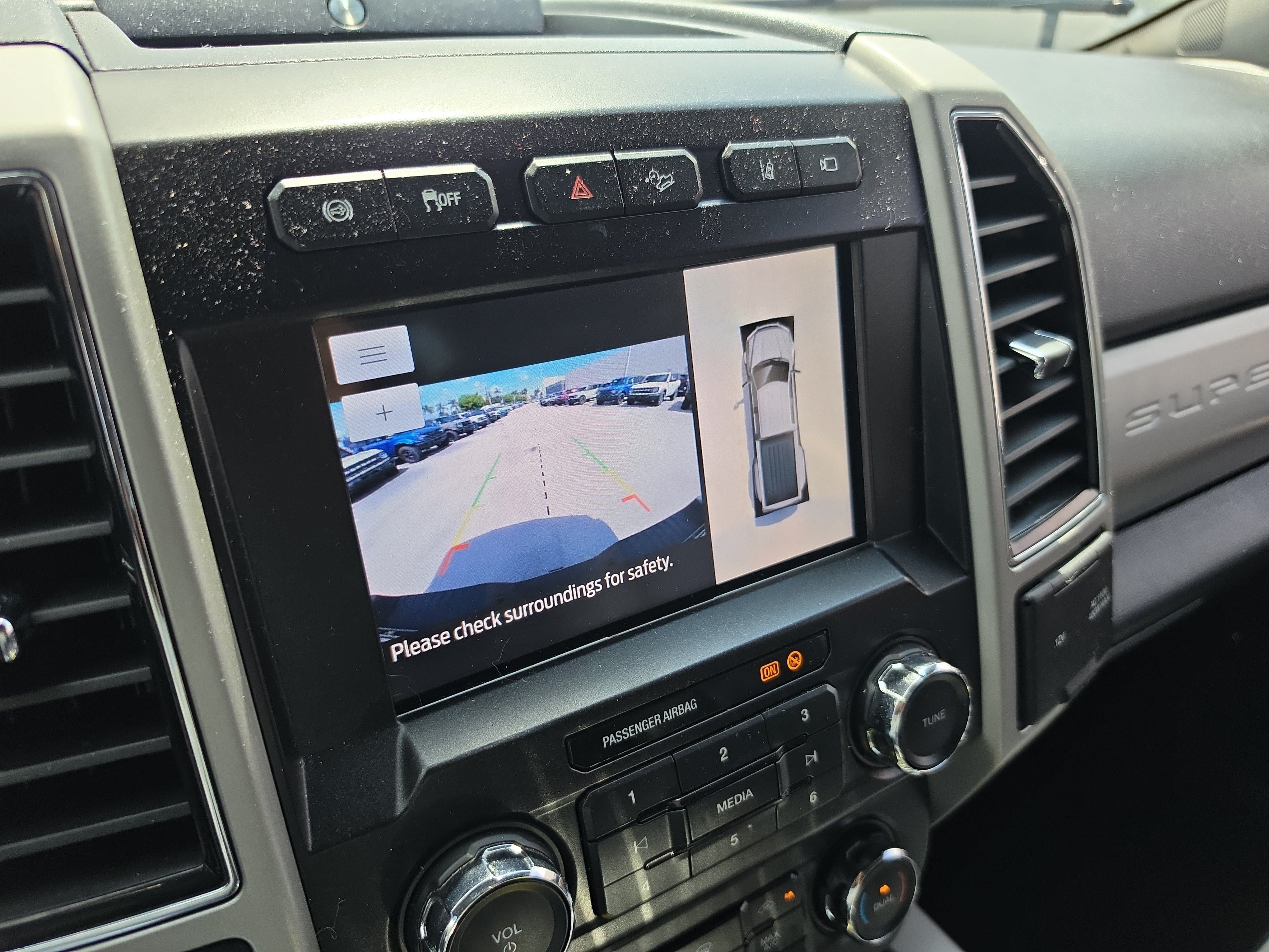 Used 2020 Ford F350 Lariat w/ Lariat Ultimate Package AWD/4WD image 24