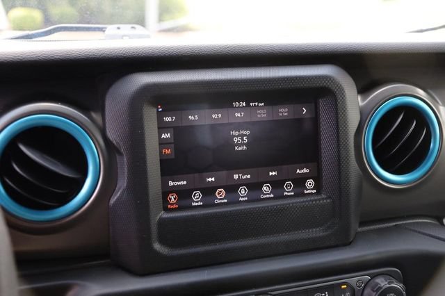 Used 2023 Jeep Gladiator Sport w/ Off Road Group AWD/4WD image 16