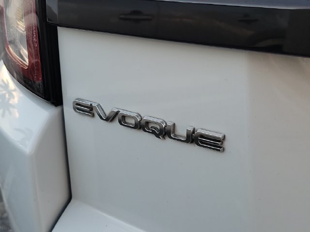 Used 2018 Land Rover Range Rover Evoque SE AWD/4WD image 5
