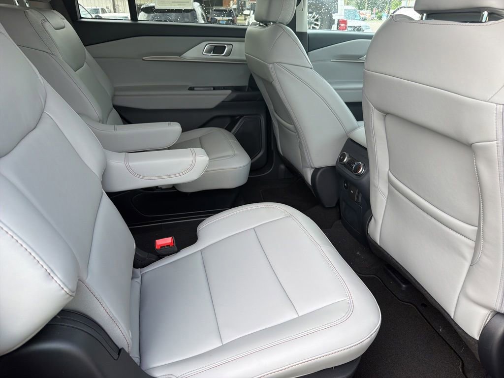 New 2026 Ford Explorer Active w/ Active Comfort Package RWD image 15