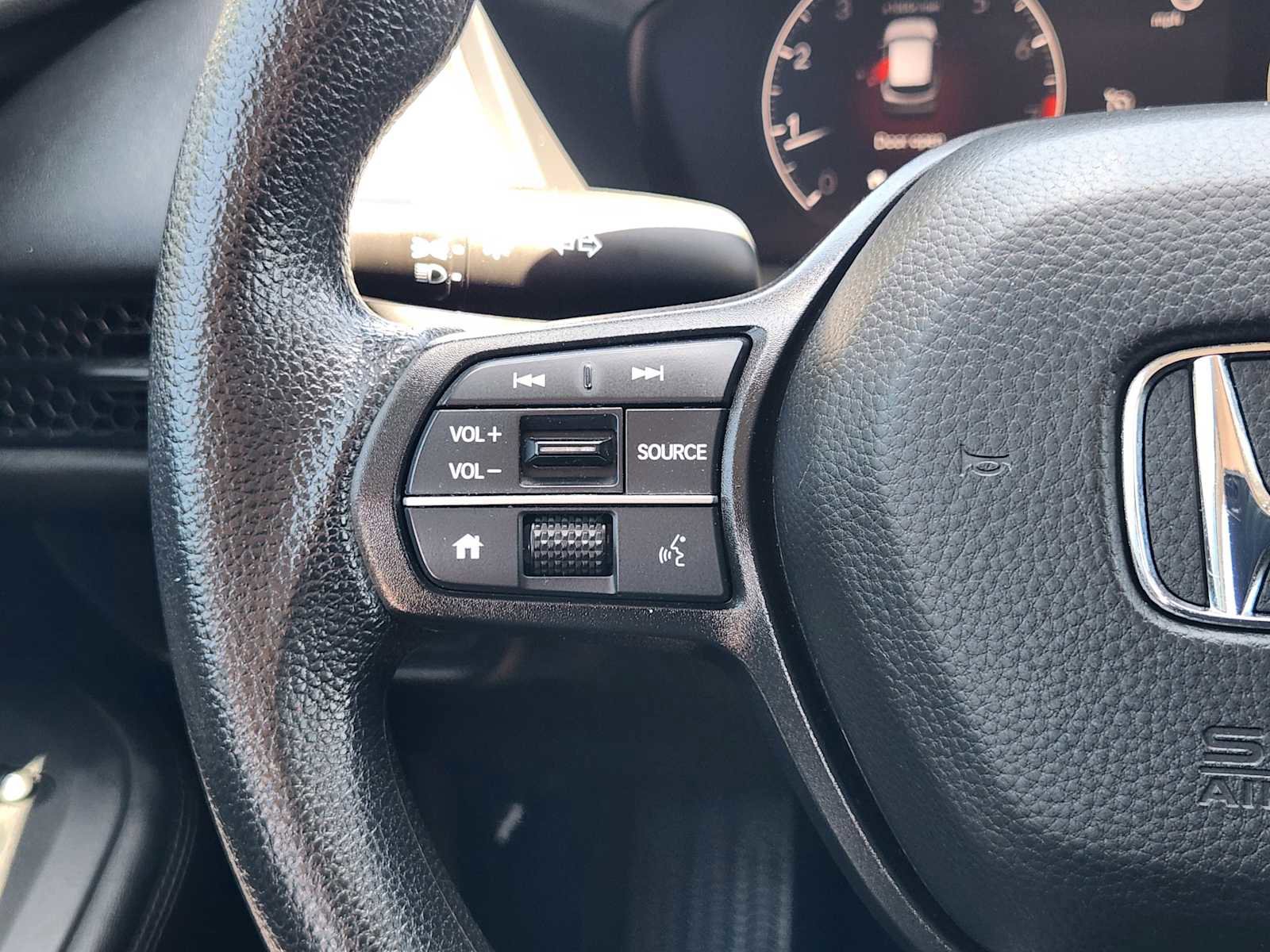 Used 2023 Honda HR-V LX image 27