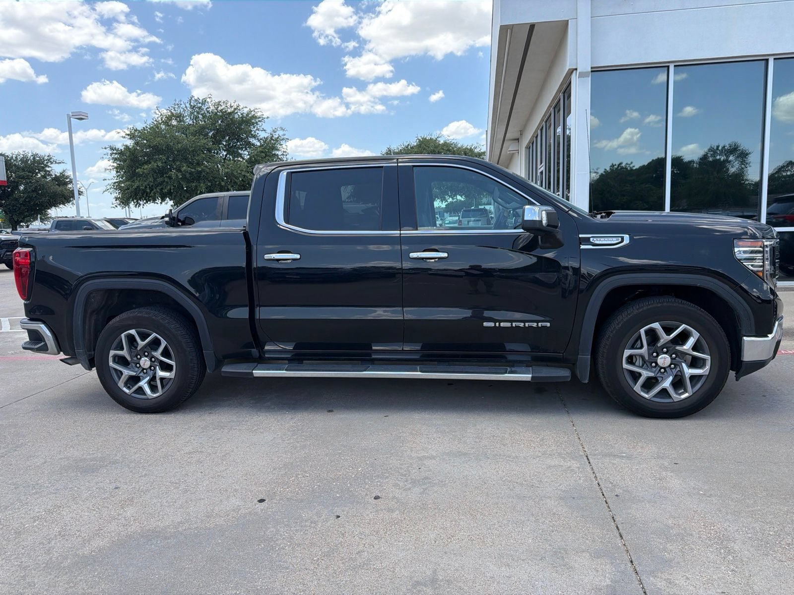 Used 2023 GMC Sierra 1500 SLT RWD image 5