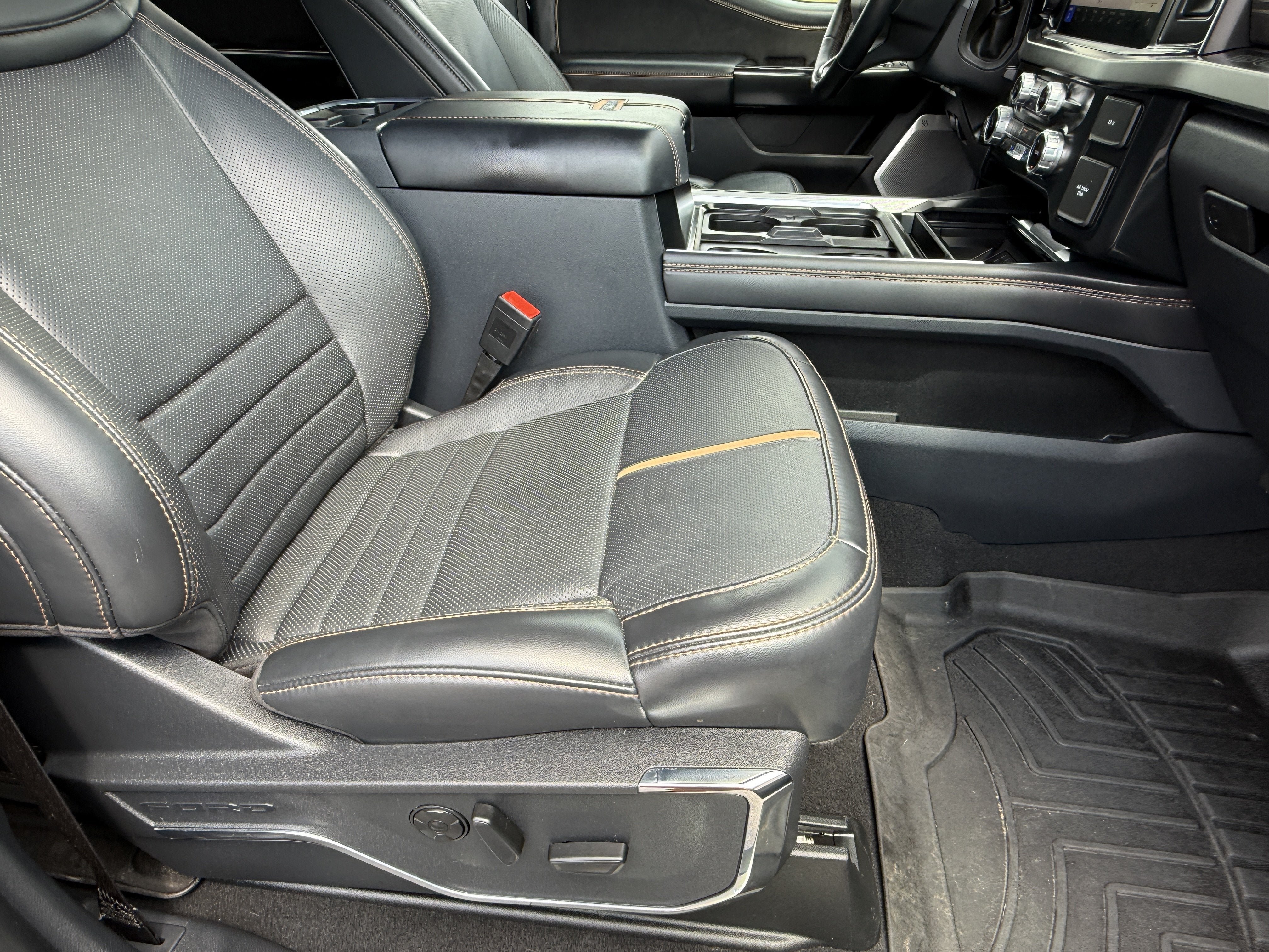 Used 2023 Ford F250 Platinum AWD/4WD image 14