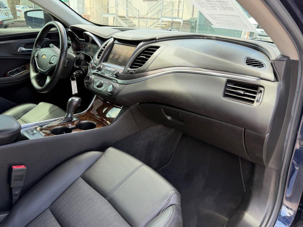 Used 2015 Chevrolet Impala LT w/ Convenience Package FWD image 20