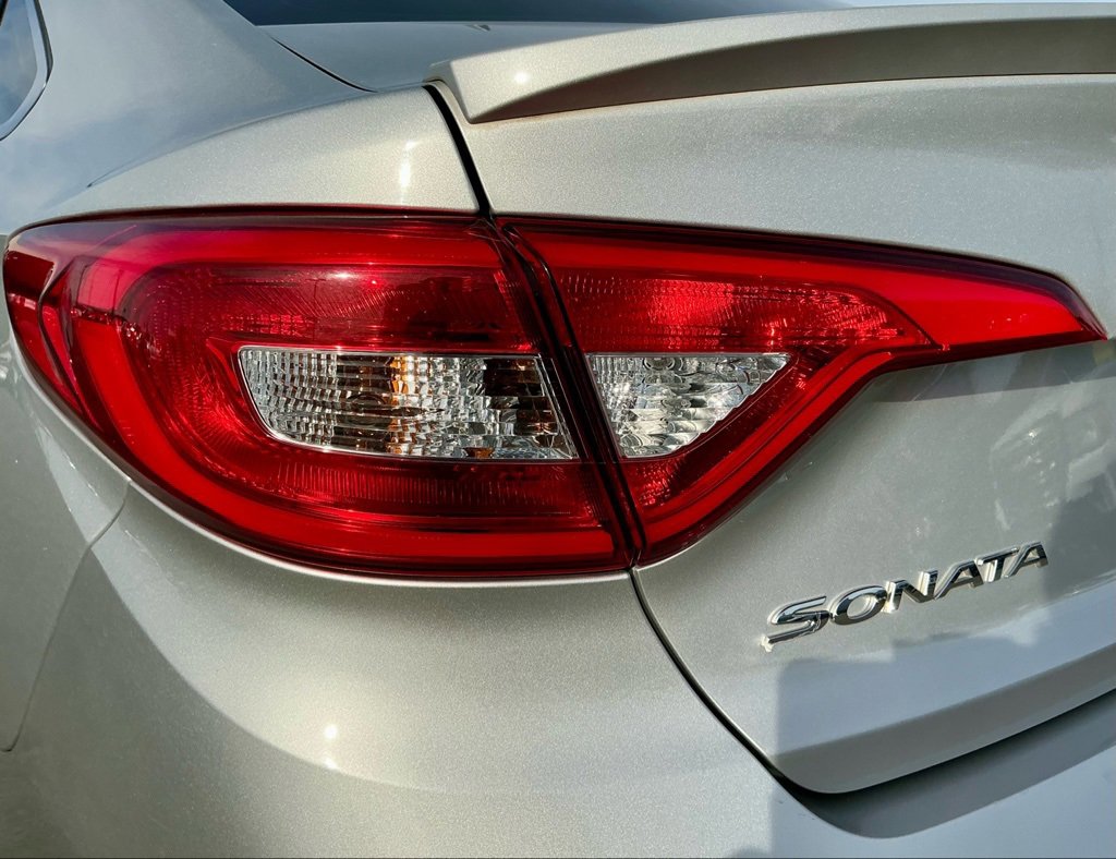 Used 2015 Hyundai Sonata SE image 14