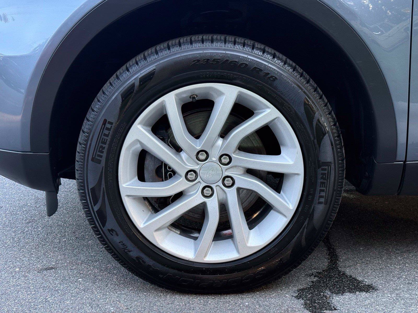 Used 2018 Land Rover Discovery Sport HSE AWD/4WD image 16