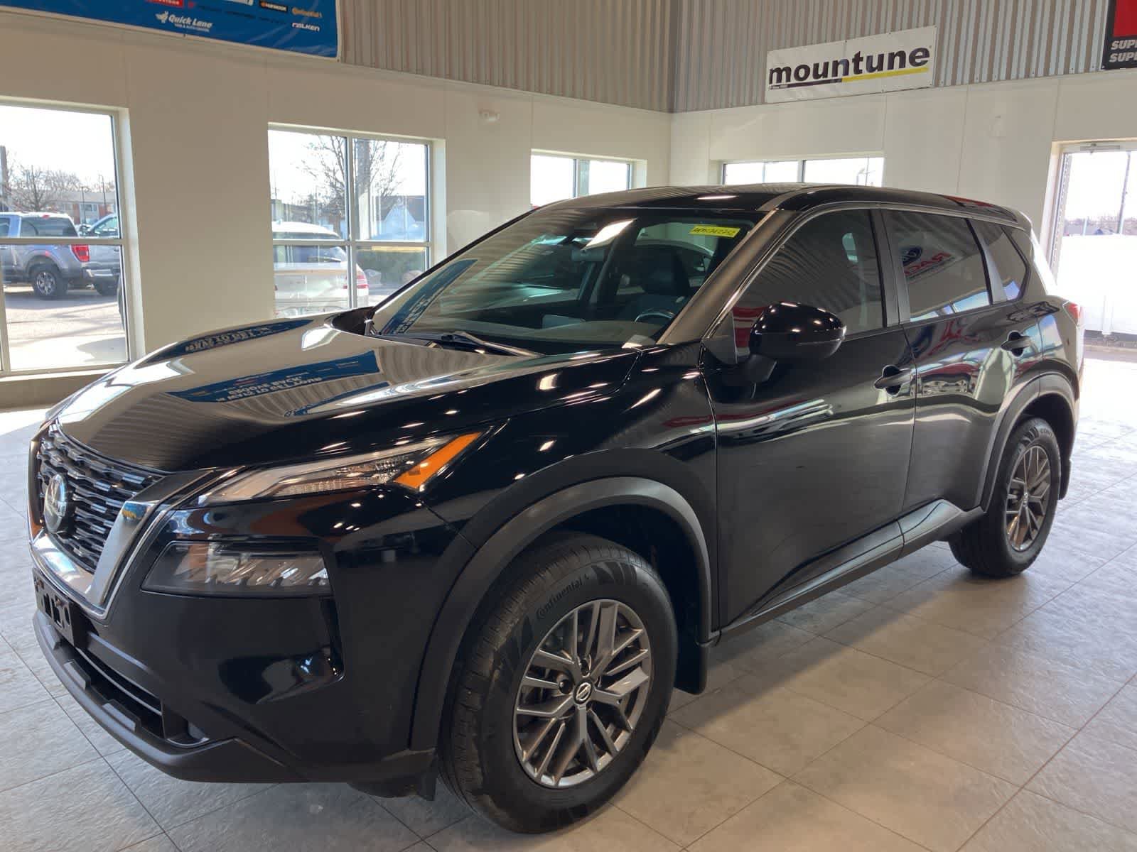 Used 2021 Nissan Rogue S video 1