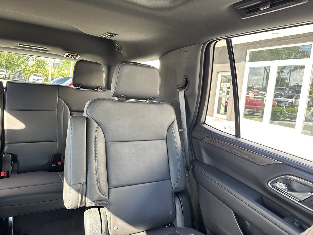 Used 2023 Chevrolet Tahoe Z71 w/ Luxury Package AWD/4WD image 19