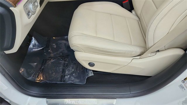 Used 2025 Mercedes-Benz GLE 350 4MATIC w/ AMG Line Exterior image 33