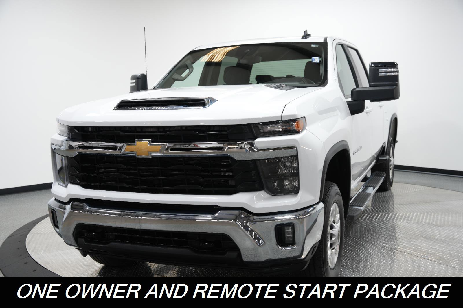 Used 2025 Chevrolet Silverado 2500 LT w/ Convenience Package image 3