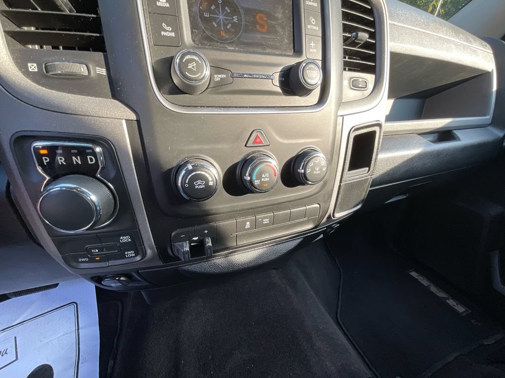 Used 2017 RAM 1500 Express AWD/4WD image 30