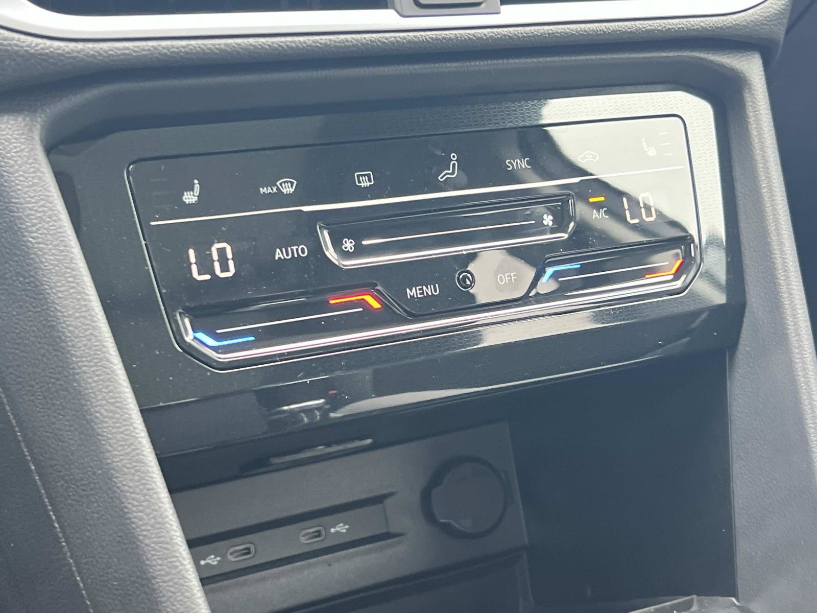 New 2026 Volkswagen Taos SE FWD image 15
