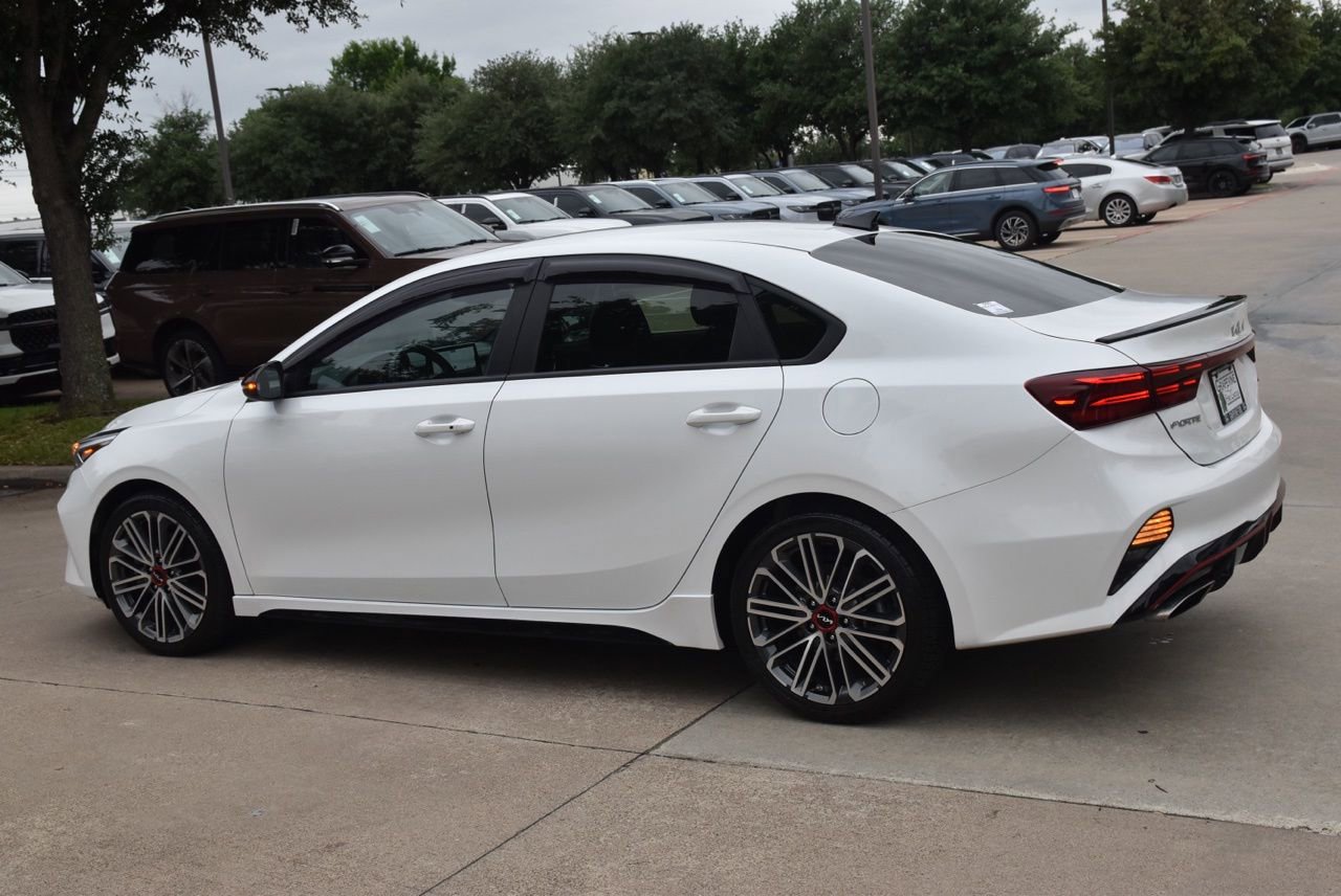 Used 2022 Kia Forte GT w/ GT Technology Package FWD image 11