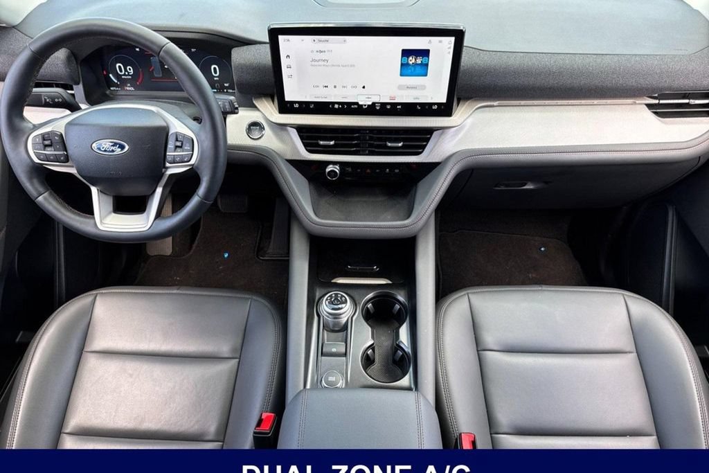 Used 2025 Ford Explorer Active w/ Active Comfort Package RWD image 16