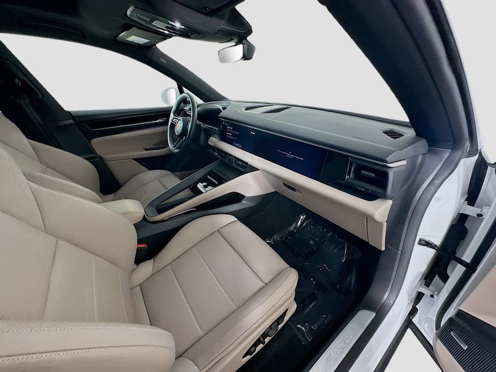 Certified 2025 Porsche Macan Electric image 30