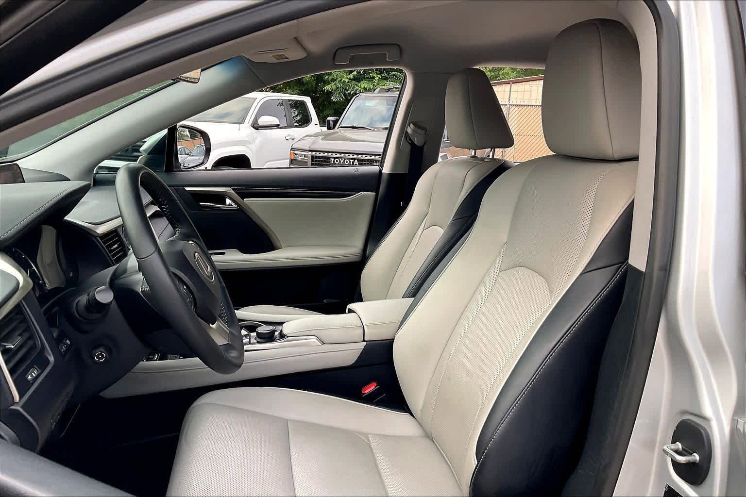 Used 2017 Lexus RX 350 FWD w/ Accessory Package image 6