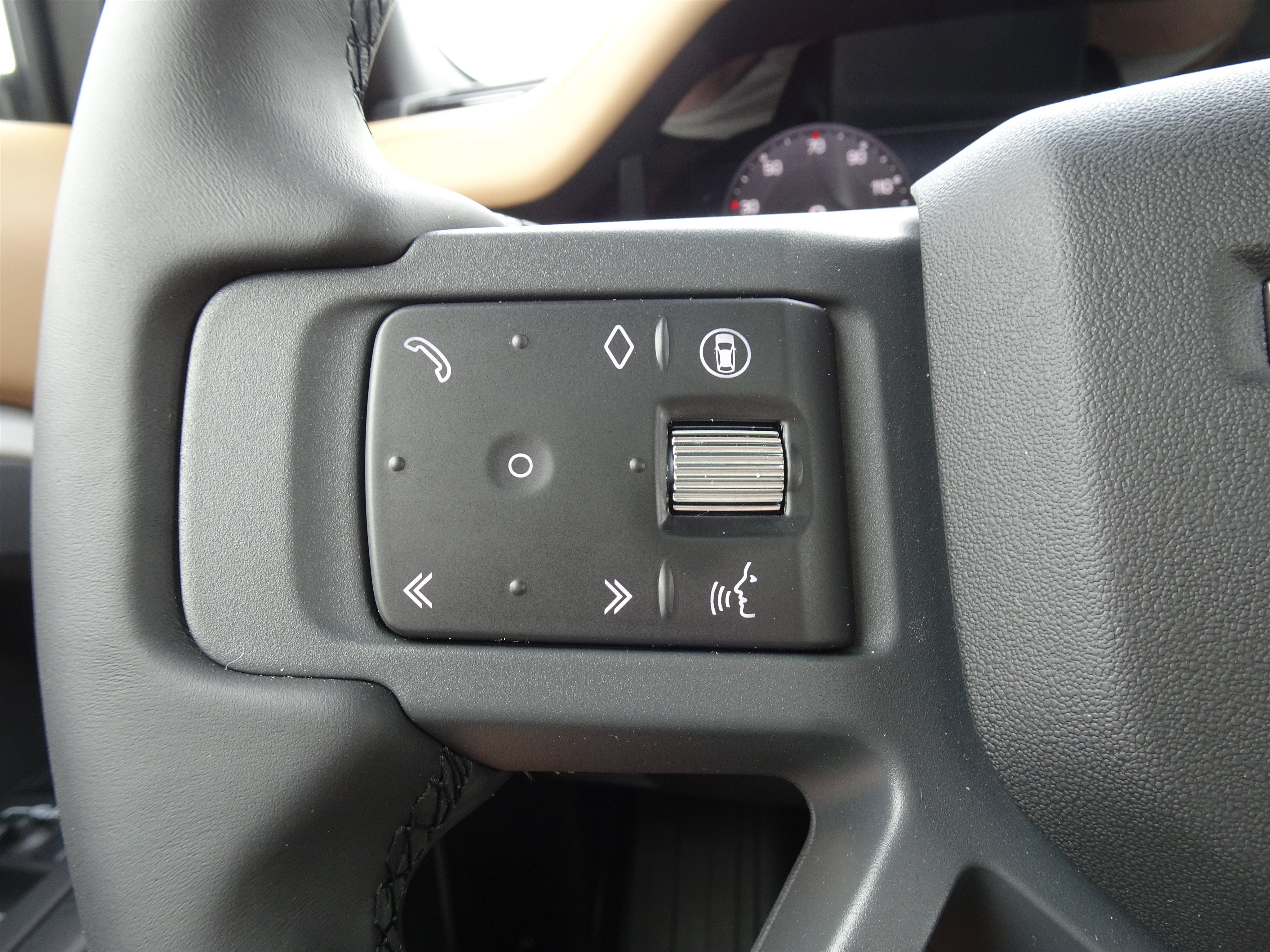 New 2026 Land Rover Defender 110 X-Dynamic SE AWD/4WD image 28