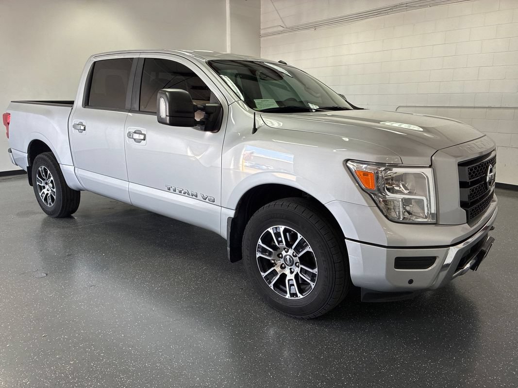 Used 2020 Nissan Titan SV w/ SV Convenience Package AWD/4WD image 2