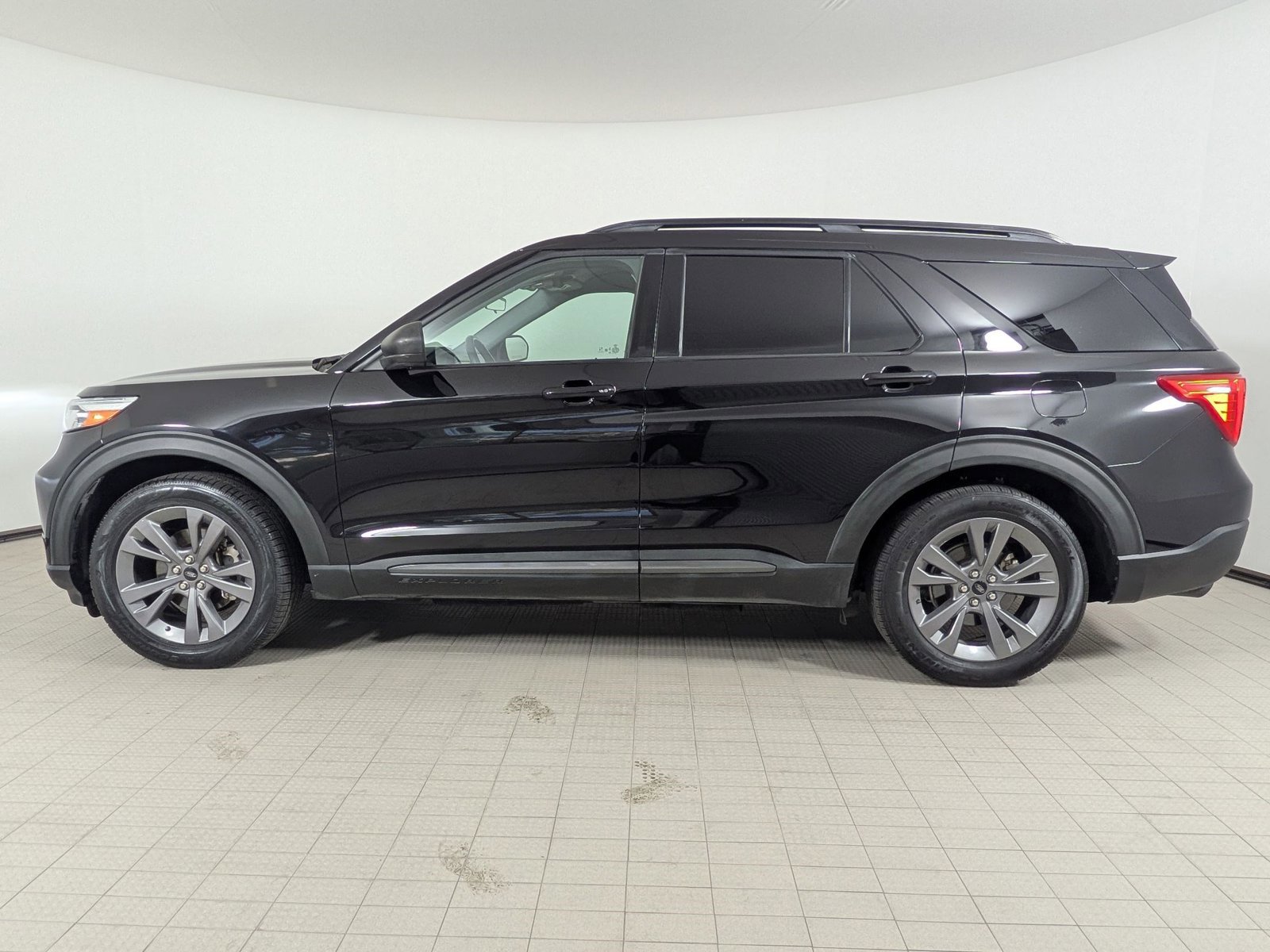 Used 2021 Ford Explorer XLT w/ Equipment Group 202A RWD video 2