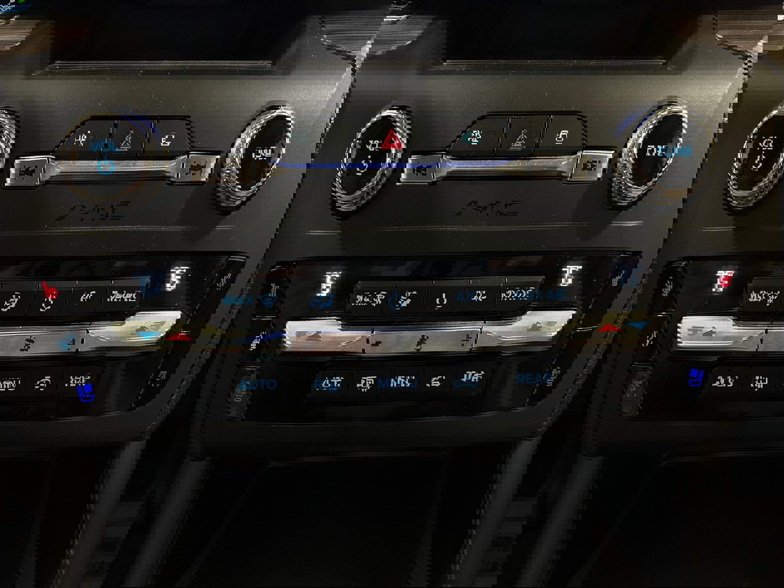 Used 2020 Ford Explorer Limited image 9