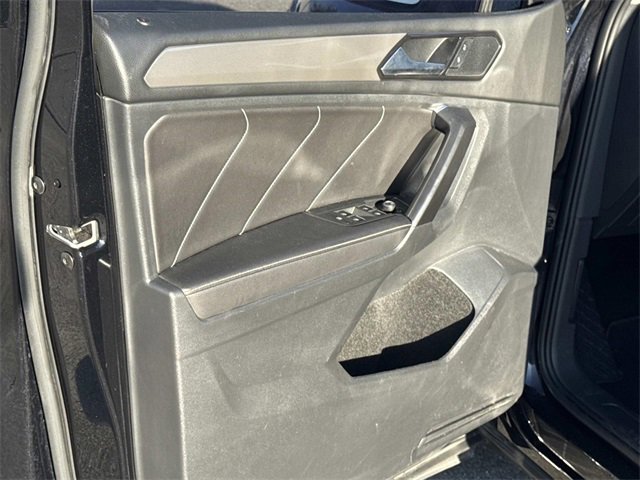 Used 2023 Volkswagen Tiguan SE image 18