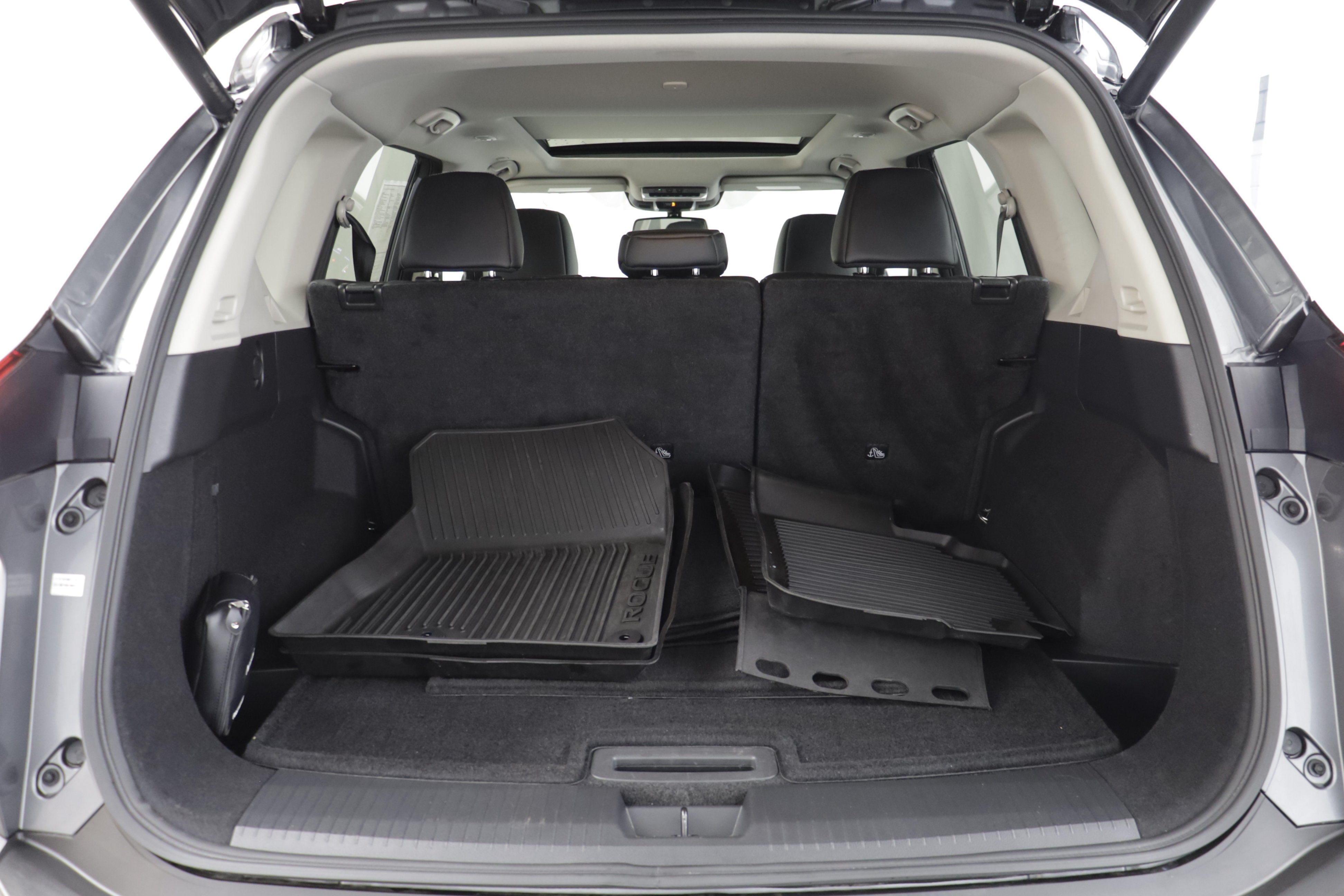 Used 2023 Nissan Rogue SL AWD/4WD image 19