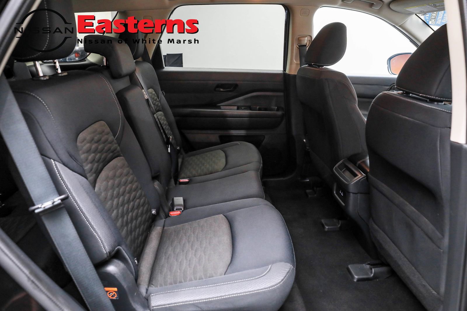 Used 2024 Nissan Pathfinder S image 28