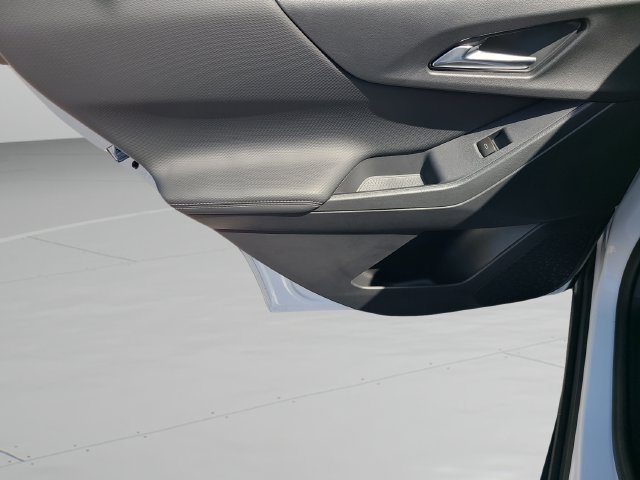 New 2026 Chevrolet Equinox LT w/ Safety and Technology Package FWD image 17