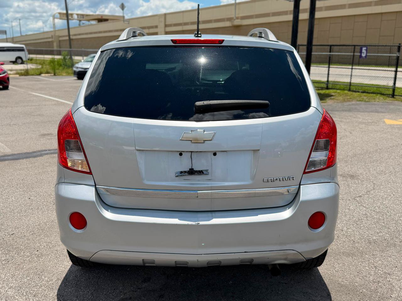 Used 2013 Chevrolet Captiva Sport LT FWD image 10