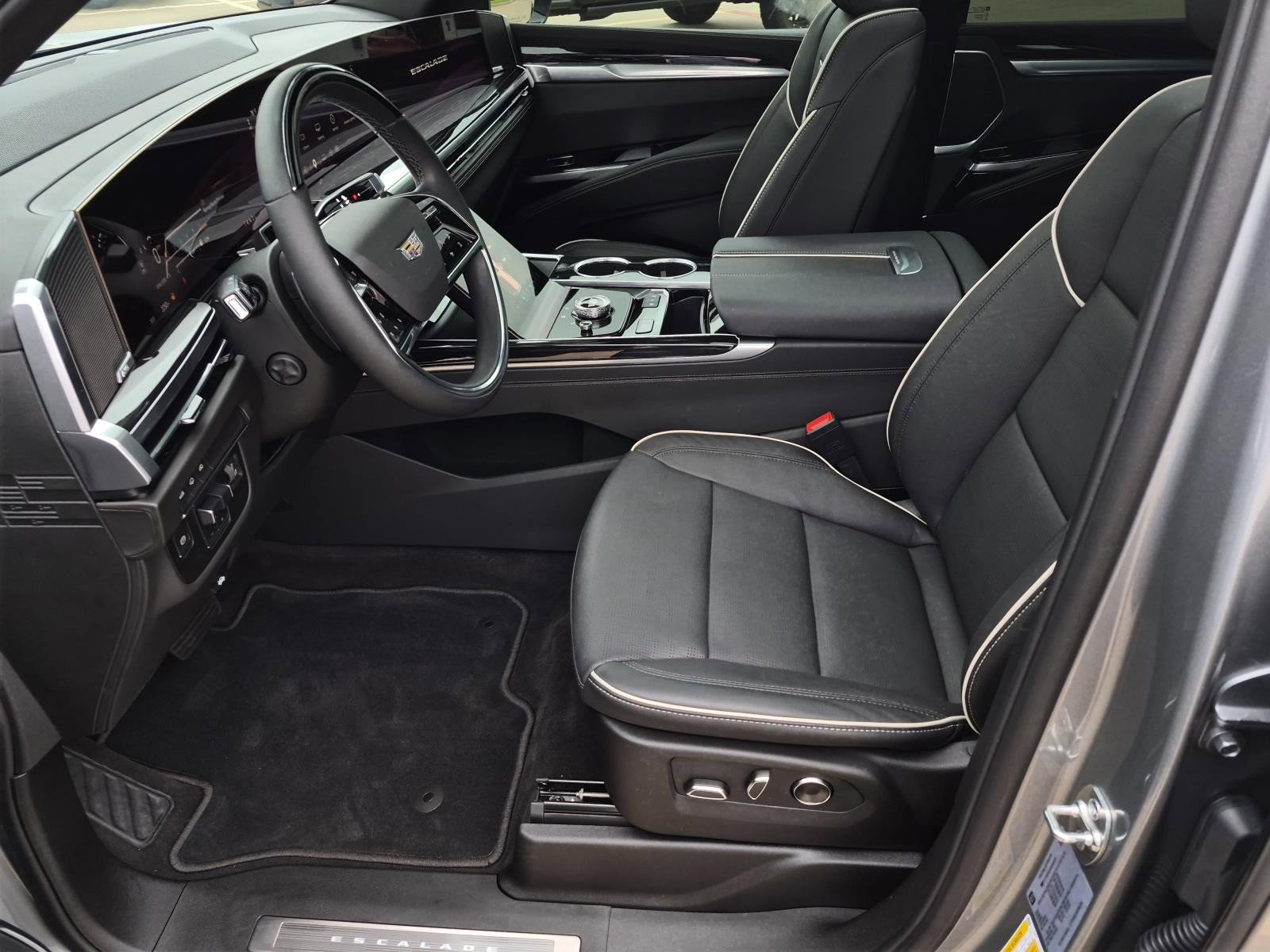 Used 2025 Cadillac Escalade Sport w/ Touring Package RWD image 12