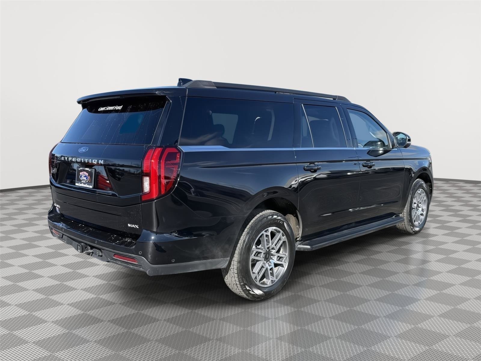 Certified 2025 Ford Expedition Max Active image 3