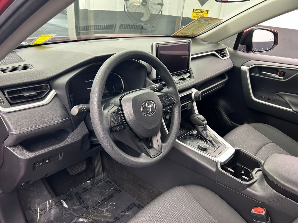 Used 2025 Toyota RAV4 XLE image 10