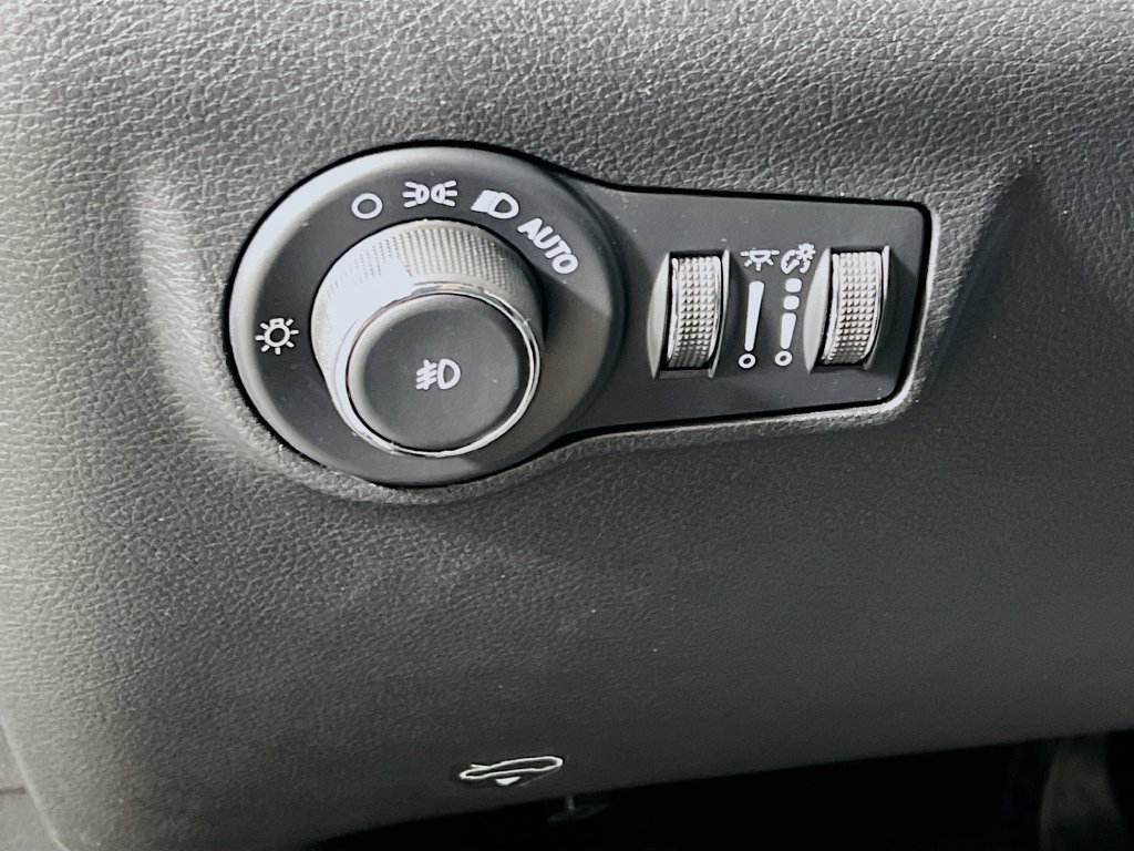 New 2026 Jeep Compass Trailhawk w/ Sun, Sound & Navigation Group AWD/4WD image 10