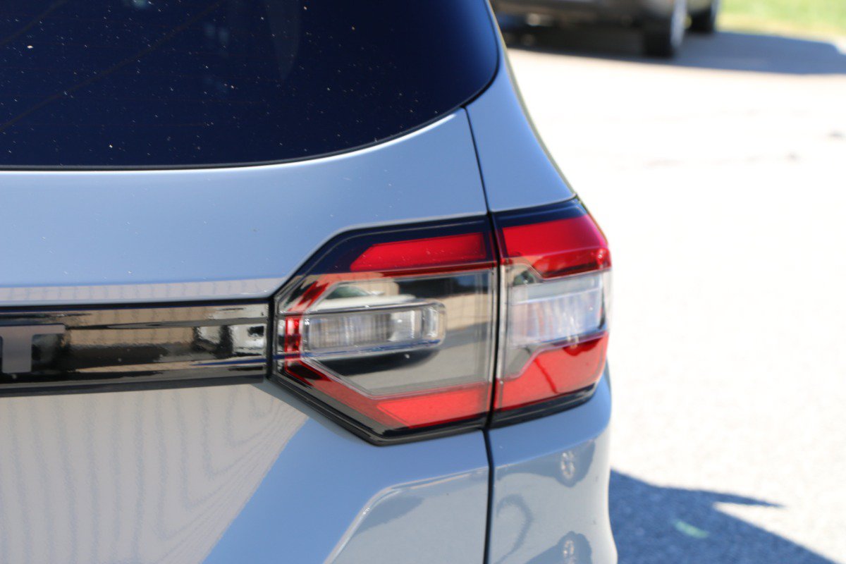 Used 2025 Honda Pilot Touring image 7