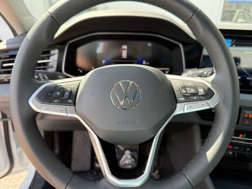 New 2026 Volkswagen Jetta SE FWD image 18