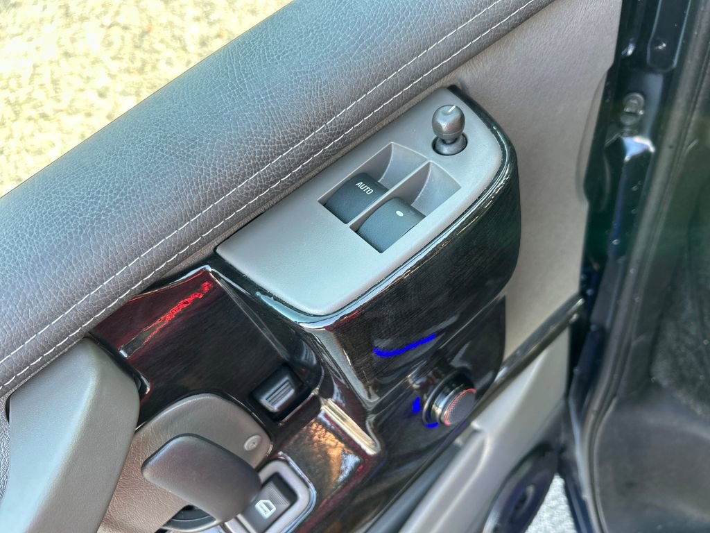 Used 2025 GMC Savana 2500 Extended w/ Driver Convenience Package image 12