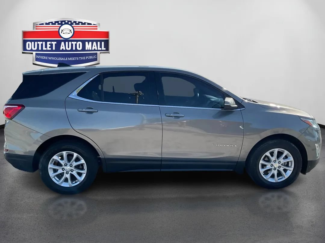 Used 2018 Chevrolet Equinox LT FWD image 2