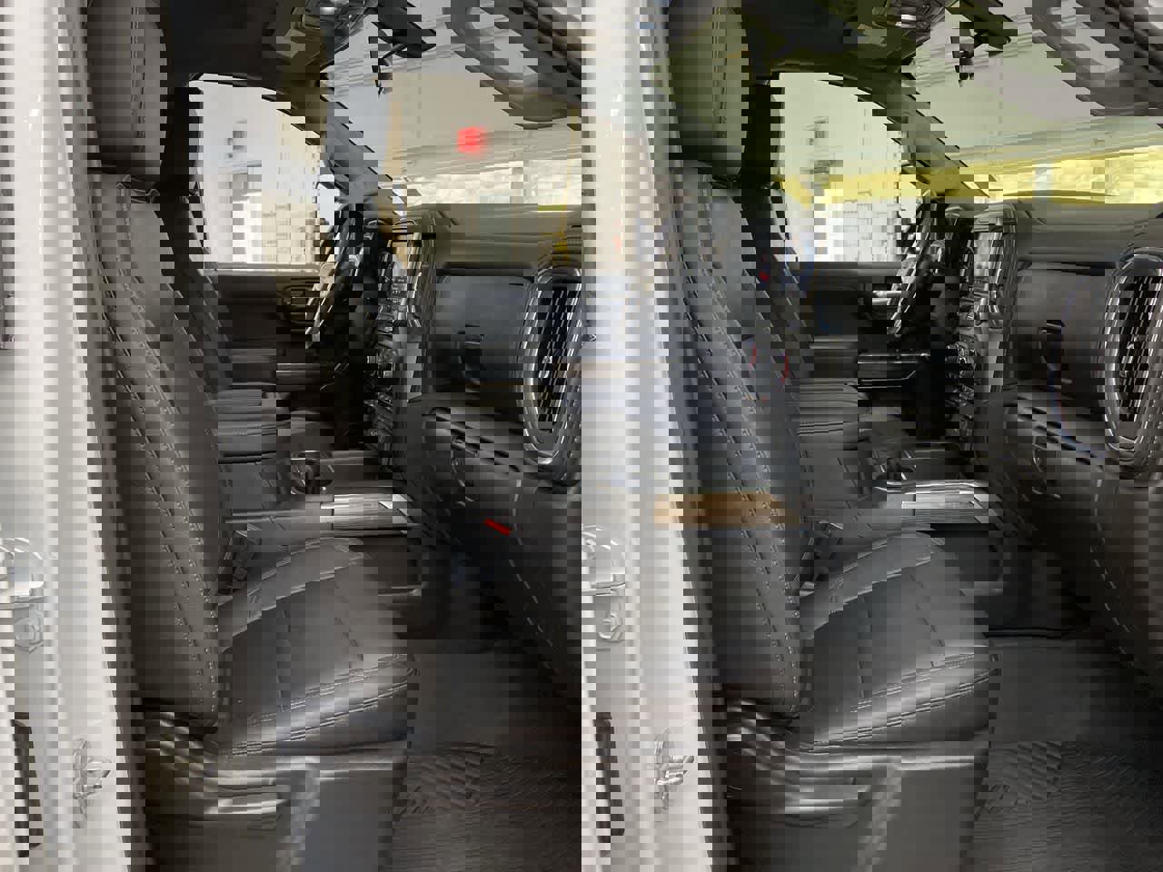 Used 2021 Chevrolet Silverado 1500 LT Trail Boss w/ Convenience Package II image 18