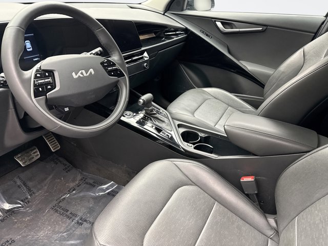Used 2023 Kia Niro SX Touring image 10