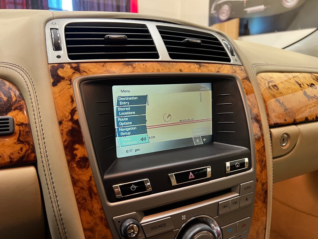 Used 2010 Jaguar XK Coupe RWD image 38