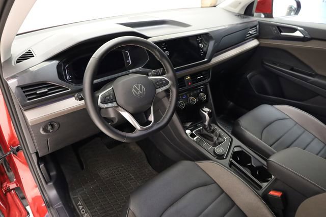 Used 2023 Volkswagen Taos SEL image 11