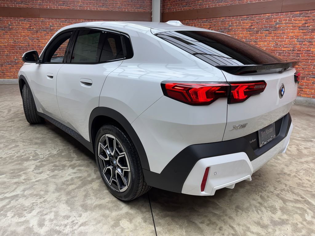 New 2026 BMW X2 xDrive28i w/ Technology Package image 2